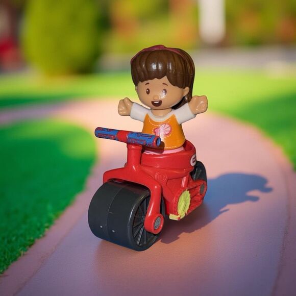 2012 Fisher Price Little People Mia & Bike Cycle A21 - Picture 1 of 7
